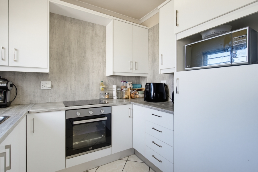 4 Bedroom Property for Sale in Vredekloof East Western Cape